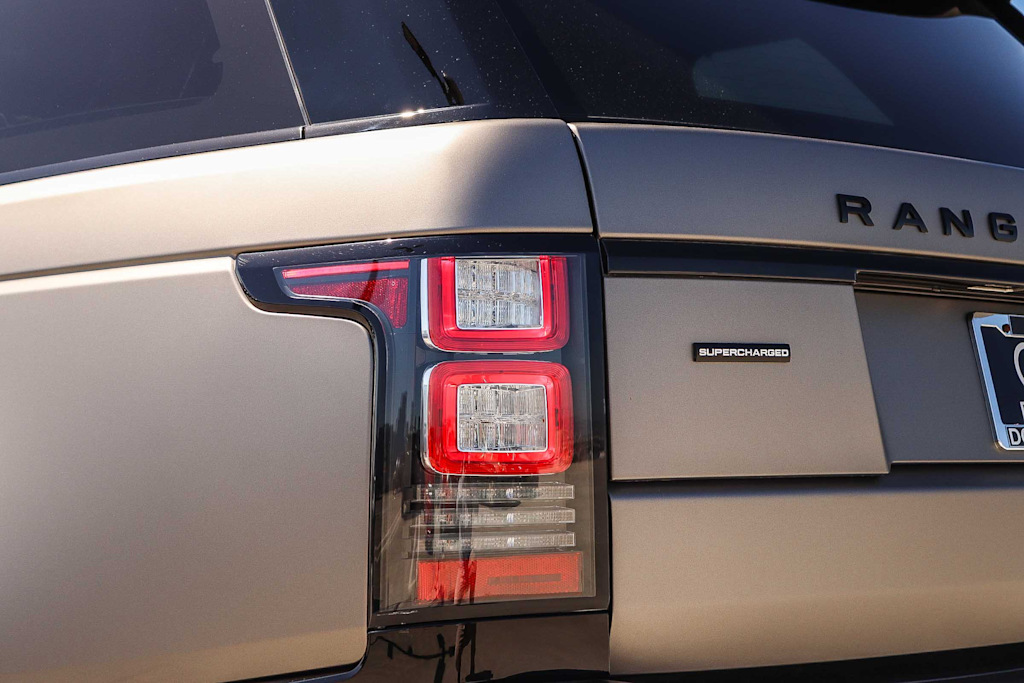 Thumbnail: 2016 Land Rover Range Rover - 23