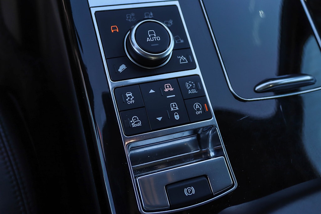 Thumbnail: 2016 Land Rover Range Rover - 29