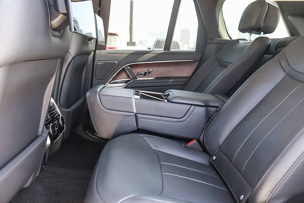 Thumbnail: 2023 Land Rover Range Rover - 12