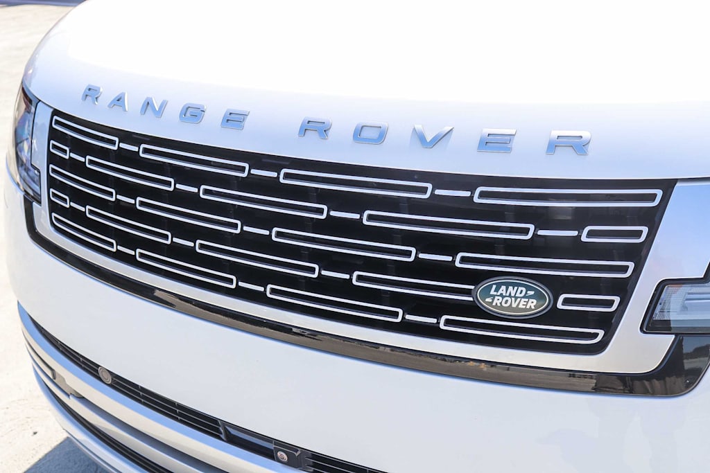 Thumbnail: 2023 Land Rover Range Rover - 19
