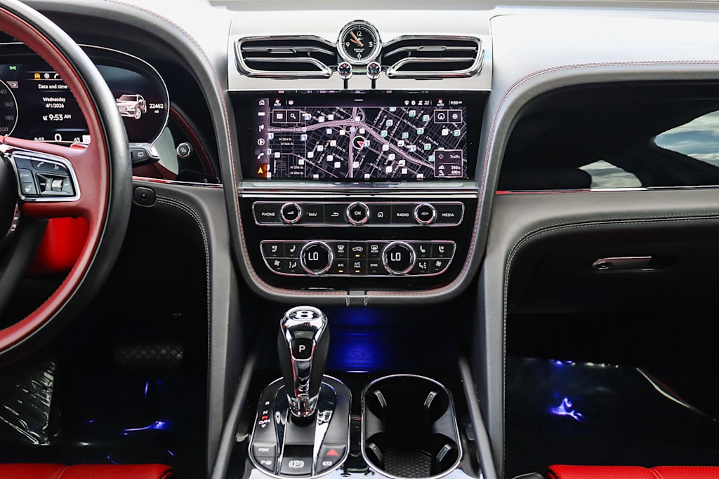 Thumbnail: 2021 Bentley Bentayga - 13