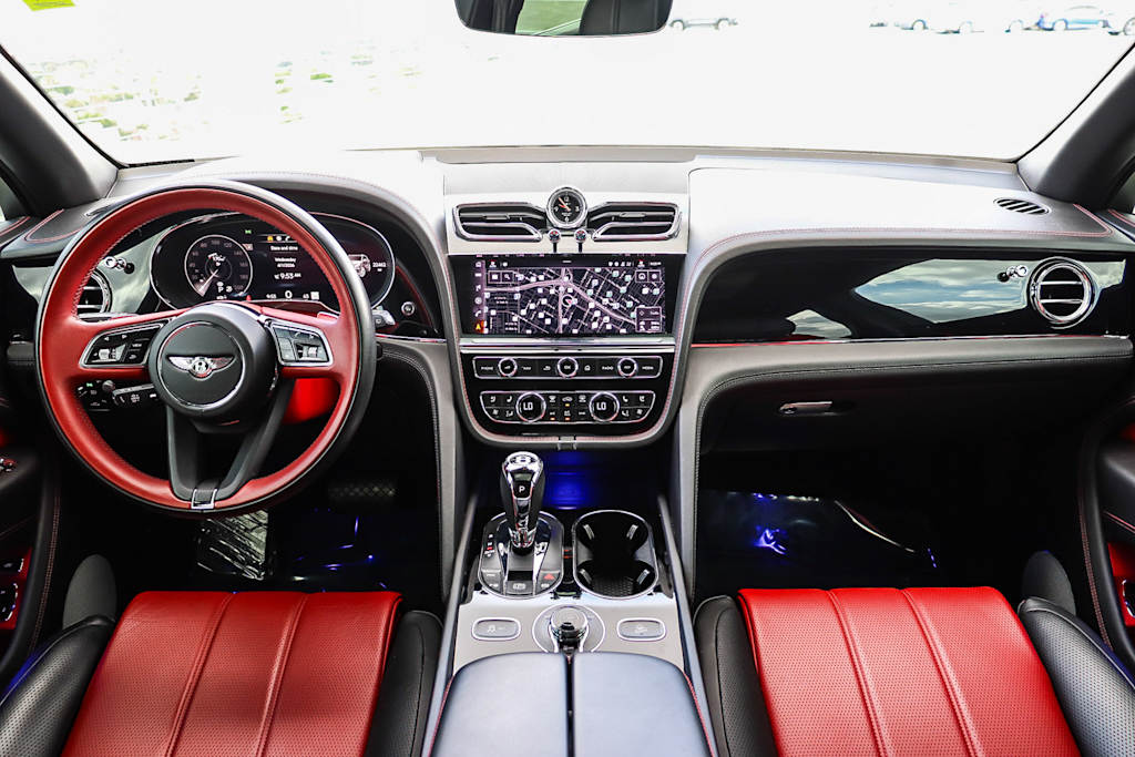 Thumbnail: 2021 Bentley Bentayga - 2