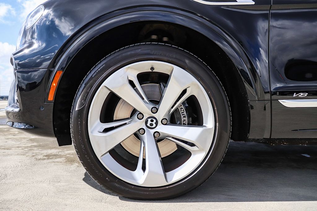 Thumbnail: 2021 Bentley Bentayga - 23