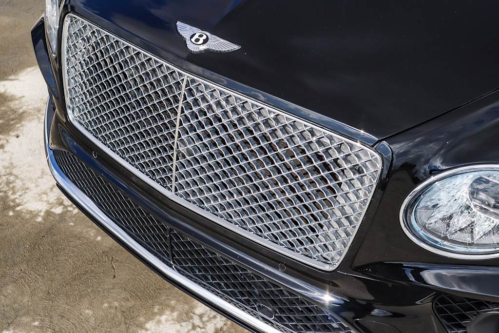 Thumbnail: 2021 Bentley Bentayga - 6