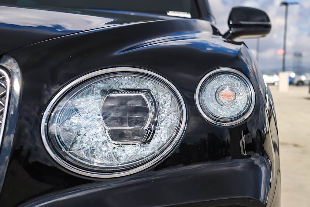 Thumbnail: 2021 Bentley Bentayga - 19