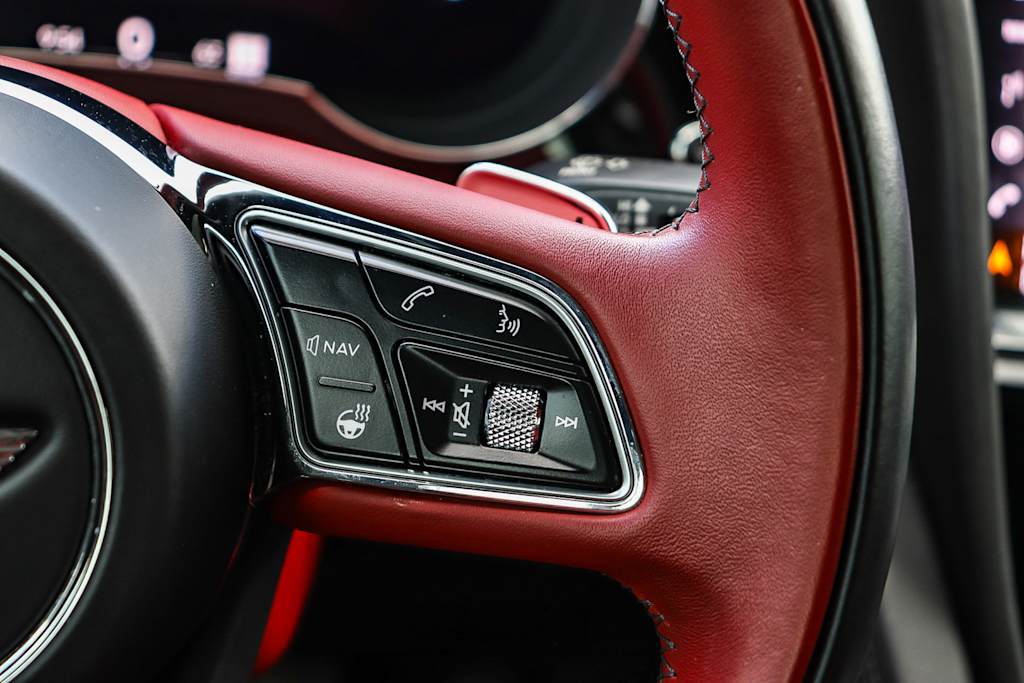Thumbnail: 2021 Bentley Bentayga - 28