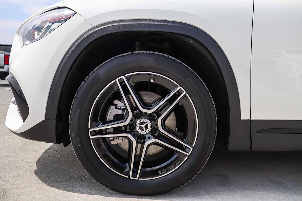 Thumbnail: 2022 Mercedes-Benz GLA - 24