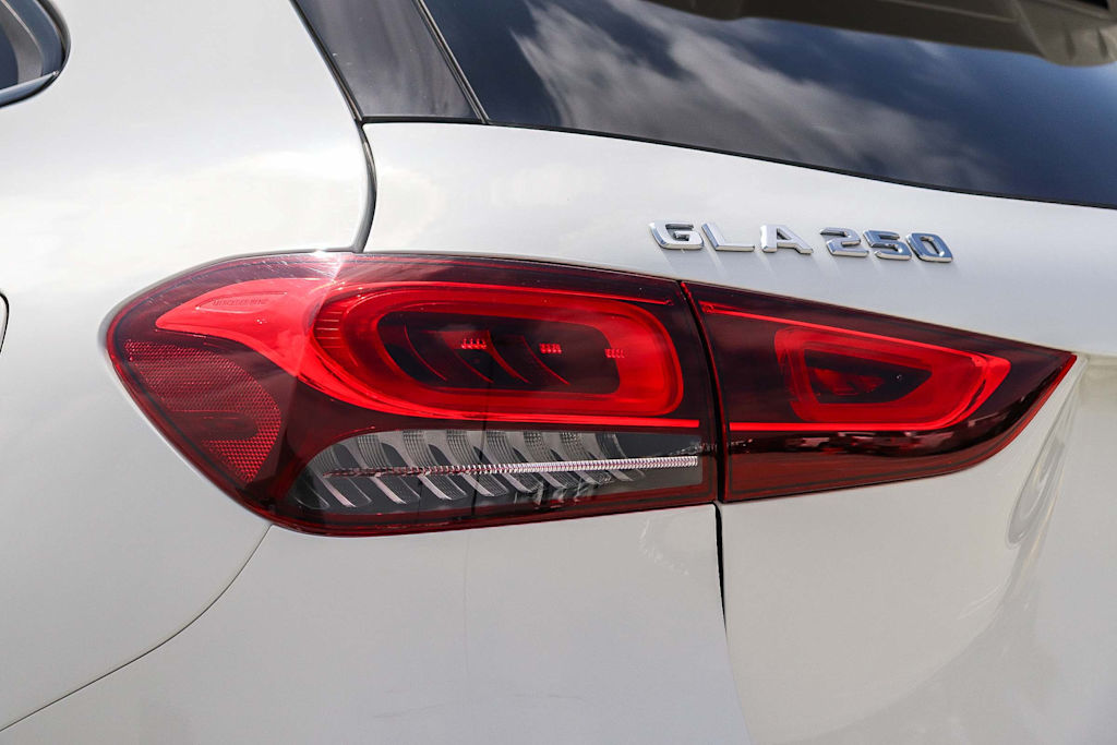 Thumbnail: 2022 Mercedes-Benz GLA - 23