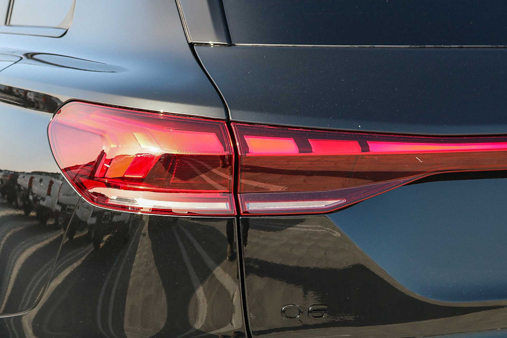 Thumbnail: 2025 Audi Q6 e-tron - 21