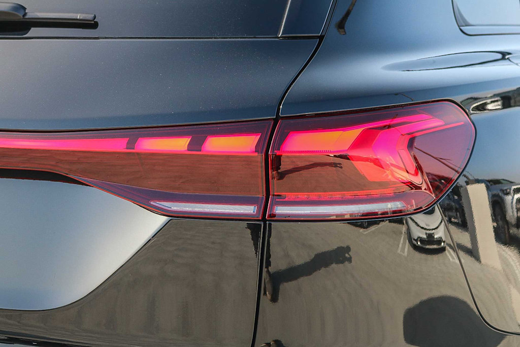 Thumbnail: 2025 Audi Q6 e-tron - 22