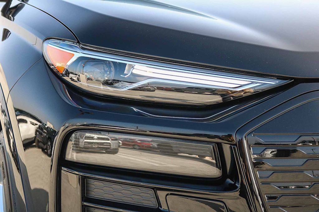 Thumbnail: 2025 Audi Q6 e-tron - 17