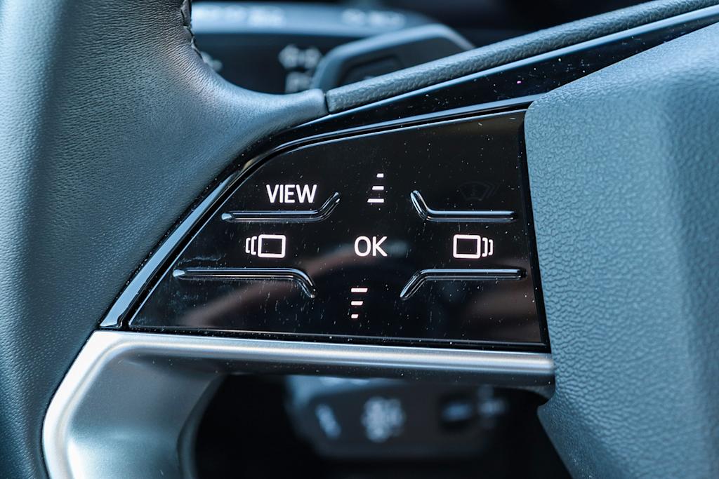 Thumbnail: 2025 Audi Q6 e-tron - 34