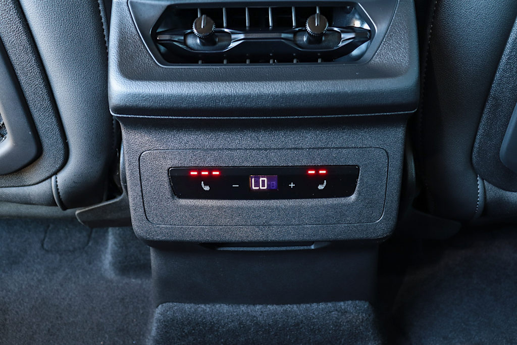 Thumbnail: 2025 Audi Q6 e-tron - 26