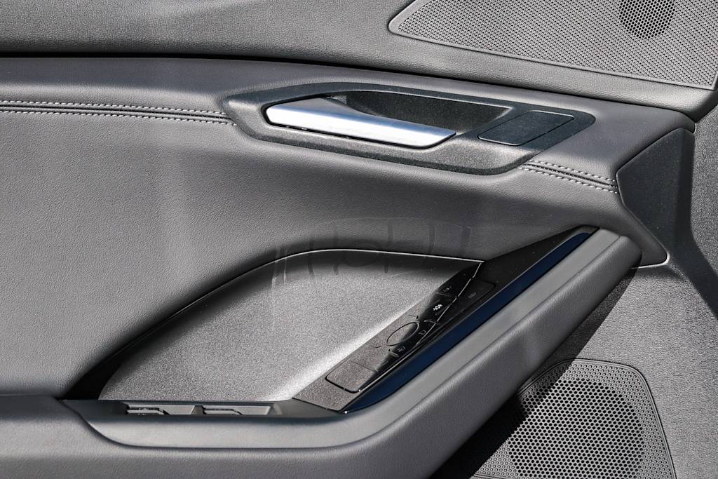 Thumbnail: 2025 Audi Q6 e-tron - 29