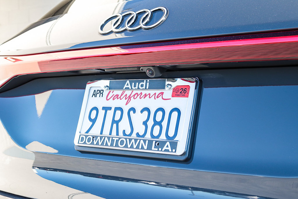 Thumbnail: 2025 Audi Q6 e-tron - 17