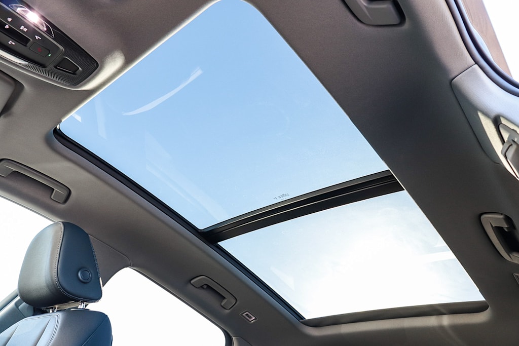 Thumbnail: 2025 Audi Q6 e-tron - 37