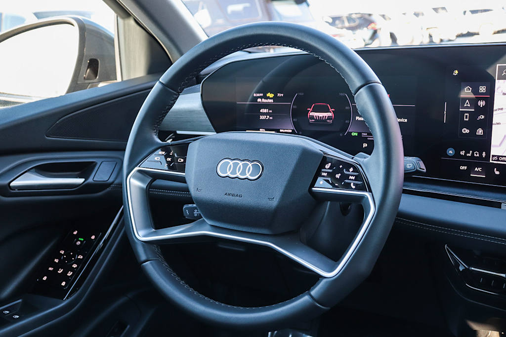 Thumbnail: 2025 Audi Q6 e-tron - 11