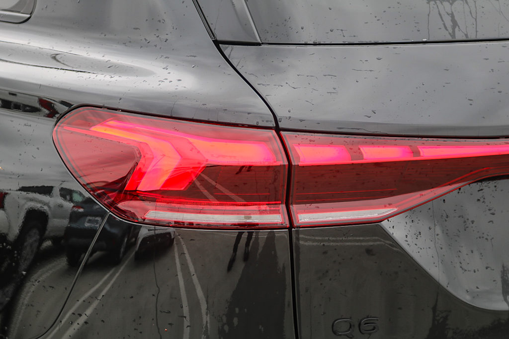 Thumbnail: 2025 Audi Q6 e-tron - 20