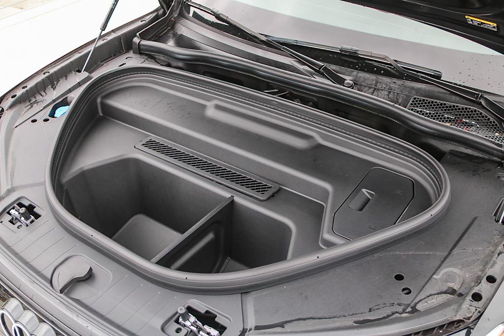 Thumbnail: 2025 Audi Q6 e-tron - 29