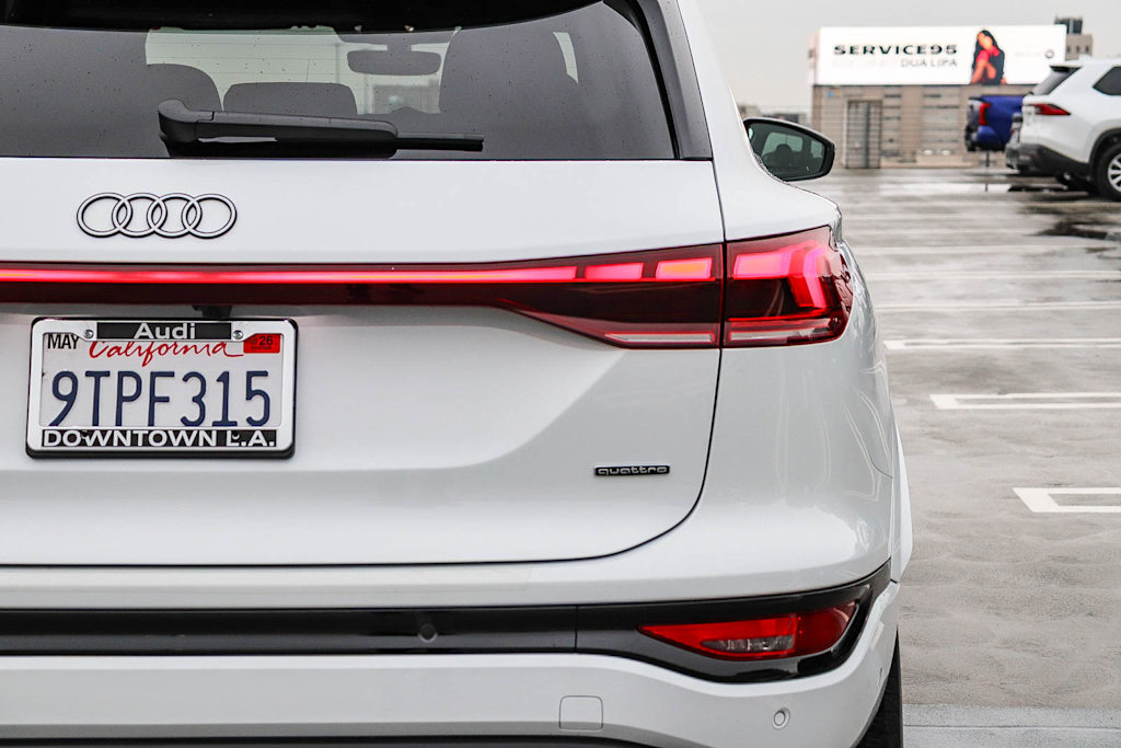 Thumbnail: 2025 Audi Q6 e-tron - 23