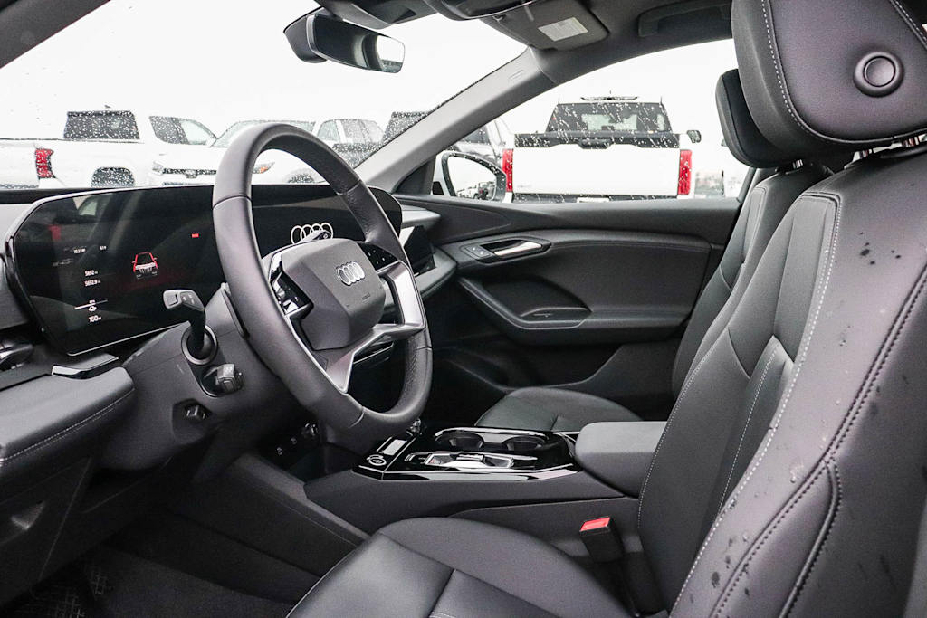 Thumbnail: 2025 Audi Q6 e-tron - 11