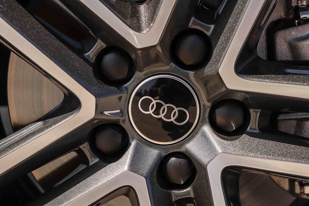 Thumbnail: 2025 Audi Q5 - 14