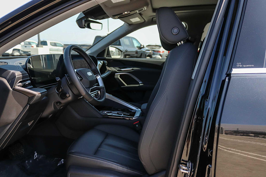 Thumbnail: 2025 Audi Q5 - 11