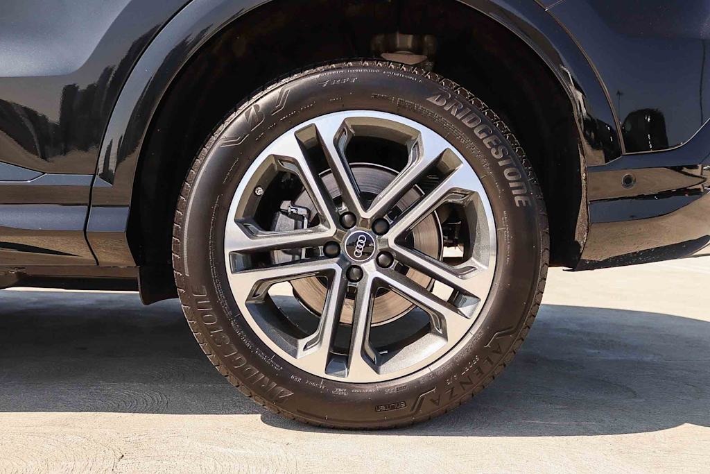 Thumbnail: 2025 Audi Q5 - 7