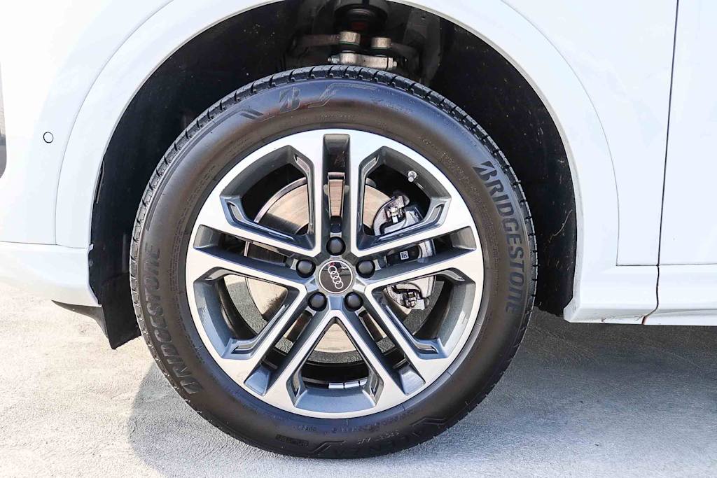 Thumbnail: 2025 Audi Q5 - 26