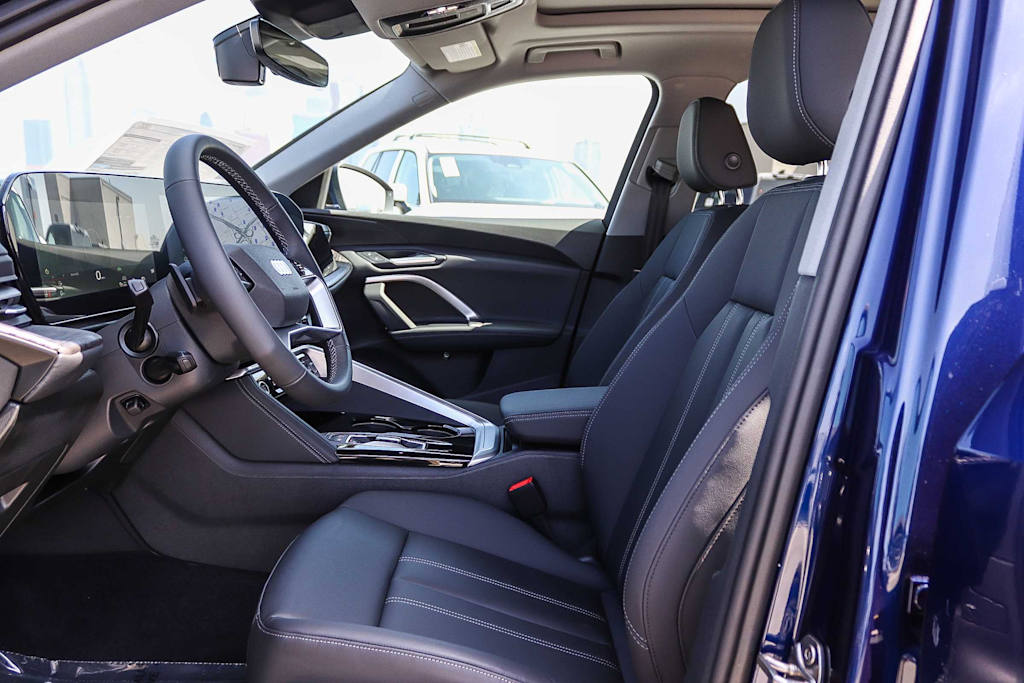 Thumbnail: 2026 Audi Q5 - 11