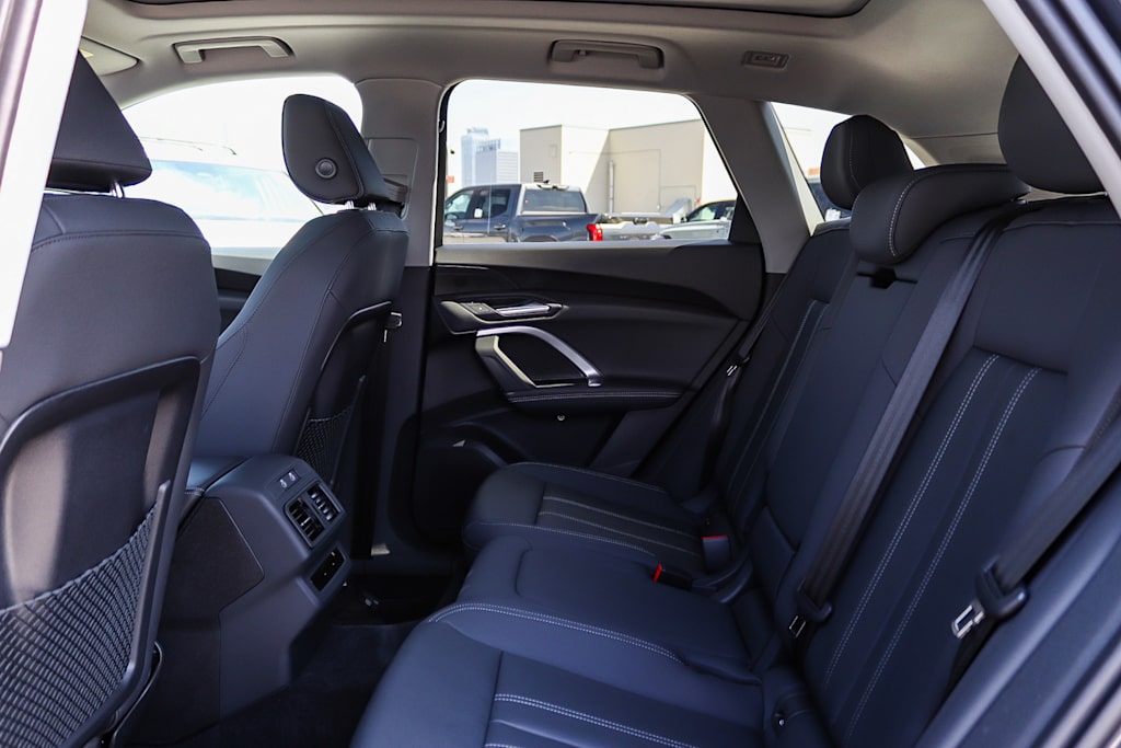 Thumbnail: 2026 Audi Q5 - 12