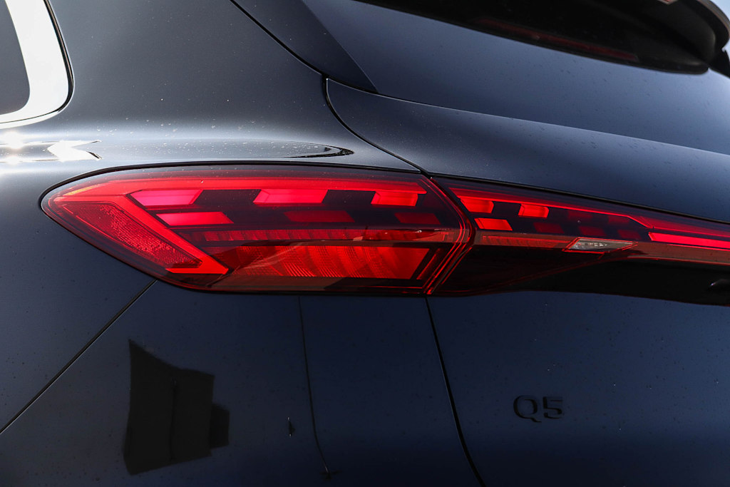 Thumbnail: 2025 Audi Q5 - 24