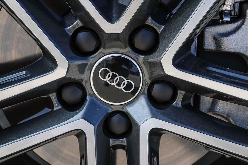 Thumbnail: 2025 Audi Q5 - 14