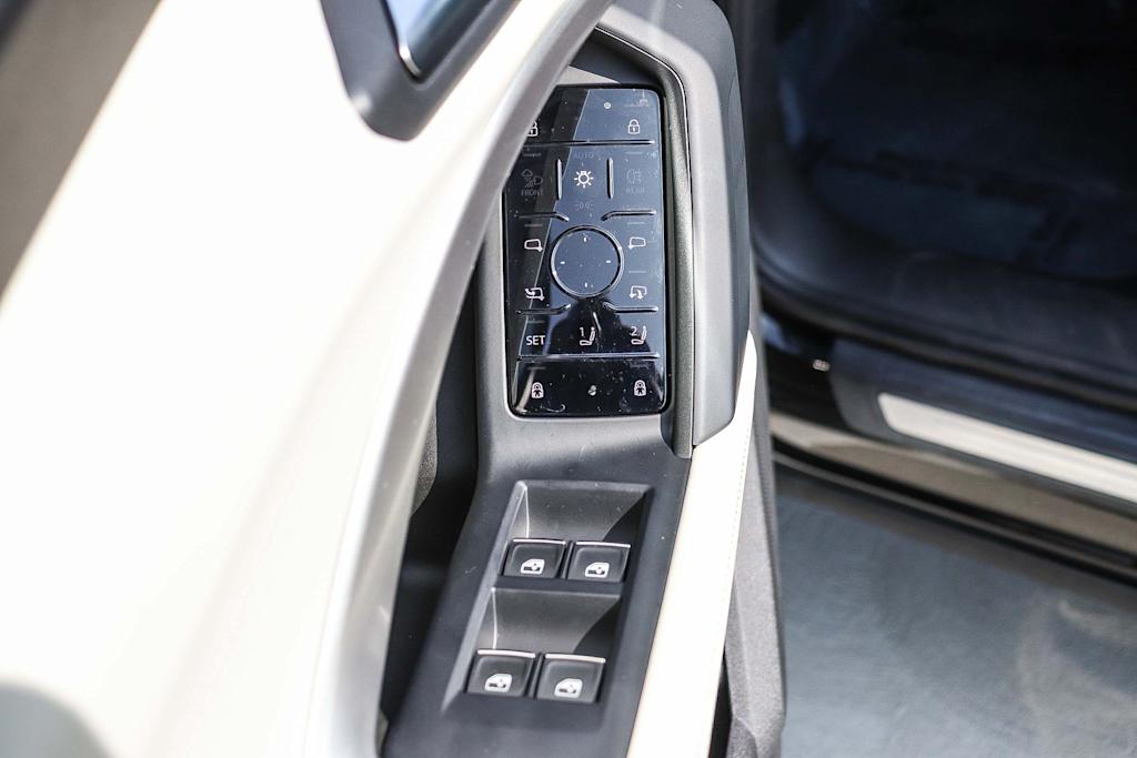 Thumbnail: 2025 Audi Q5 - 30