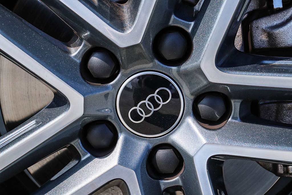 Thumbnail: 2025 Audi Q5 - 25
