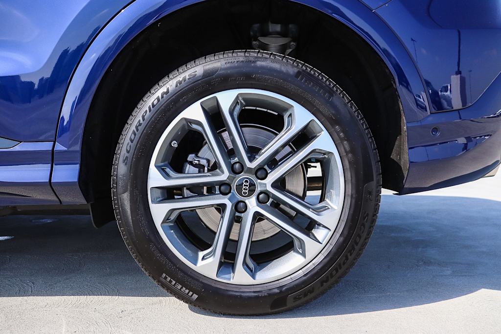 Thumbnail: 2025 Audi Q5 - 7