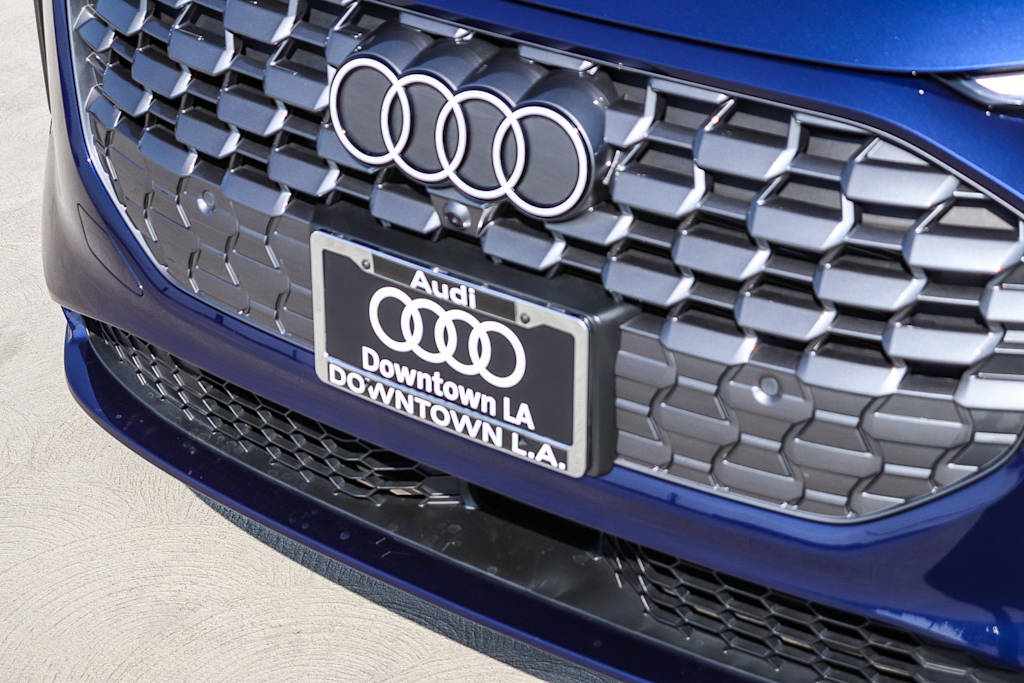Thumbnail: 2025 Audi Q5 - 6