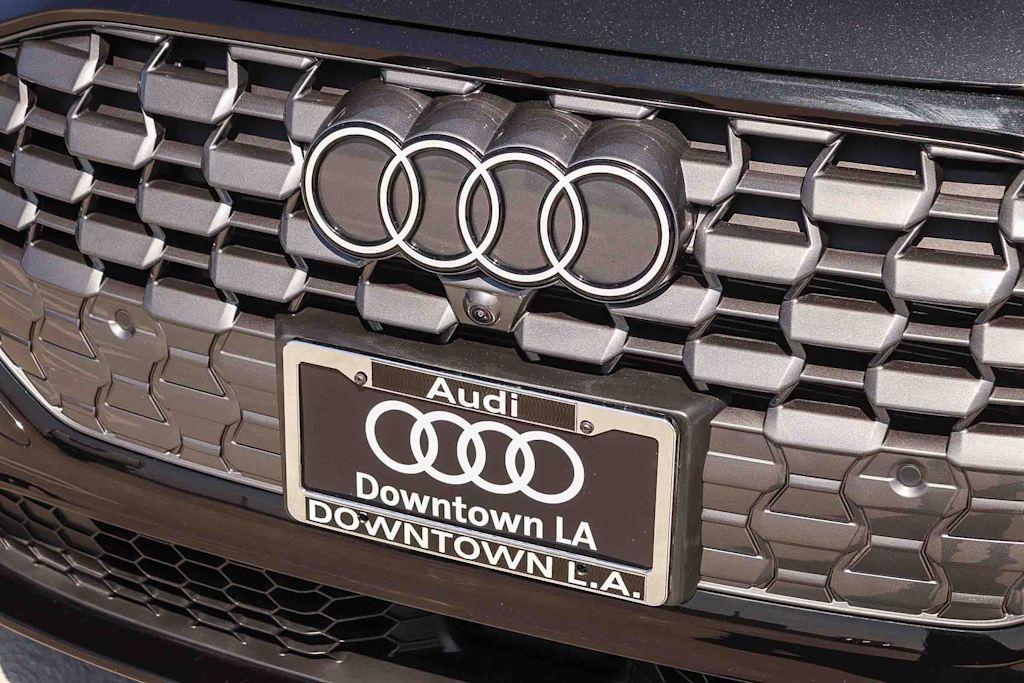 Thumbnail: 2025 Audi Q5 - 6