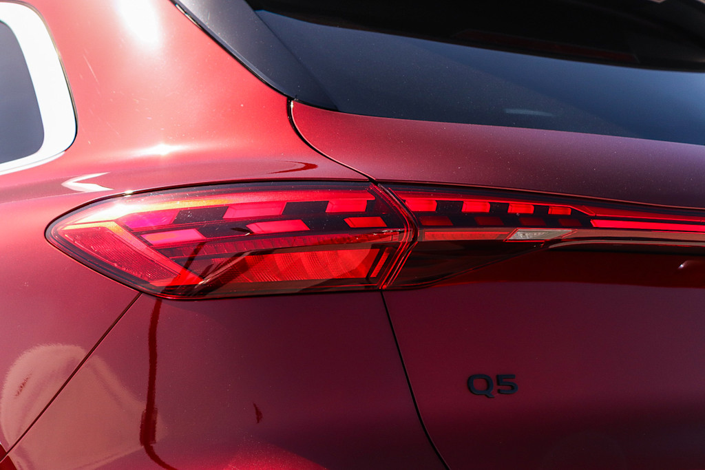 Thumbnail: 2025 Audi Q5 - 16