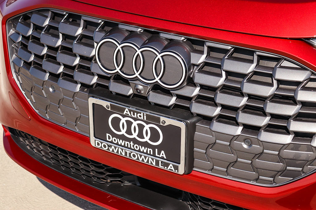 Thumbnail: 2025 Audi Q5 - 6