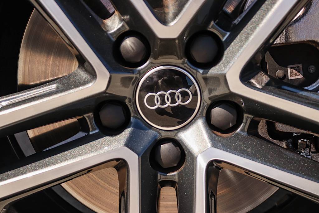 Thumbnail: 2025 Audi Q5 - 10