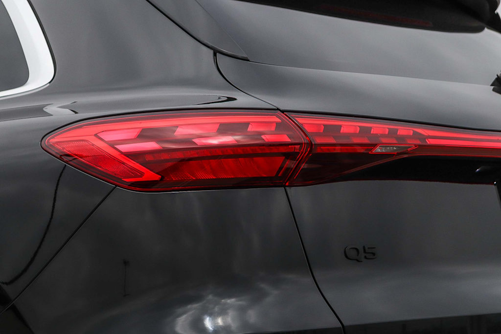 Thumbnail: 2025 Audi Q5 - 24