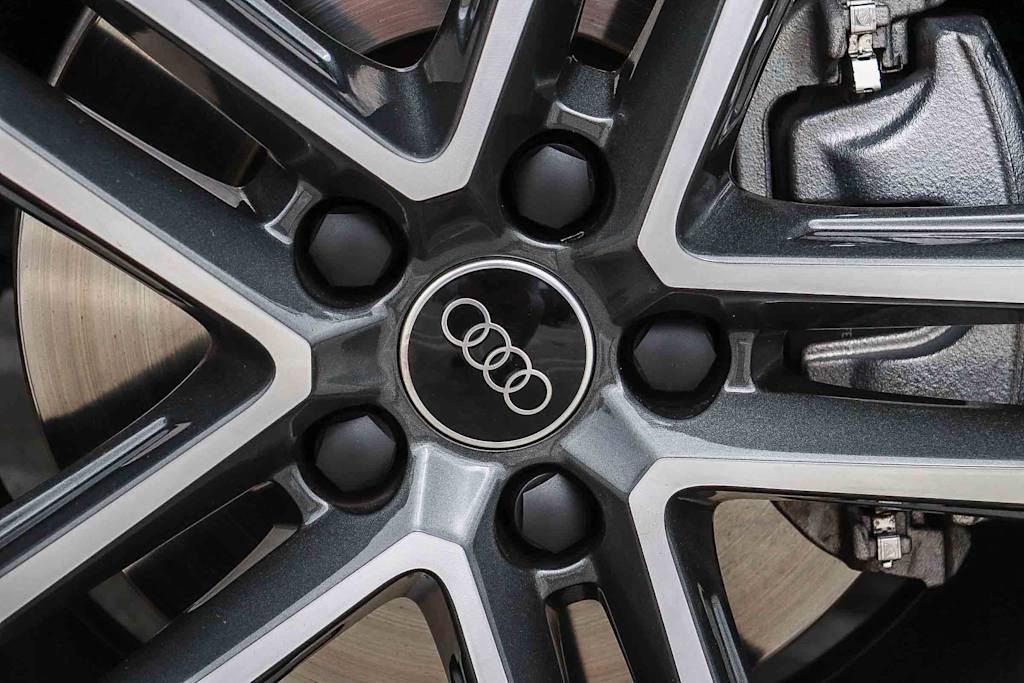 Thumbnail: 2025 Audi Q5 - 2