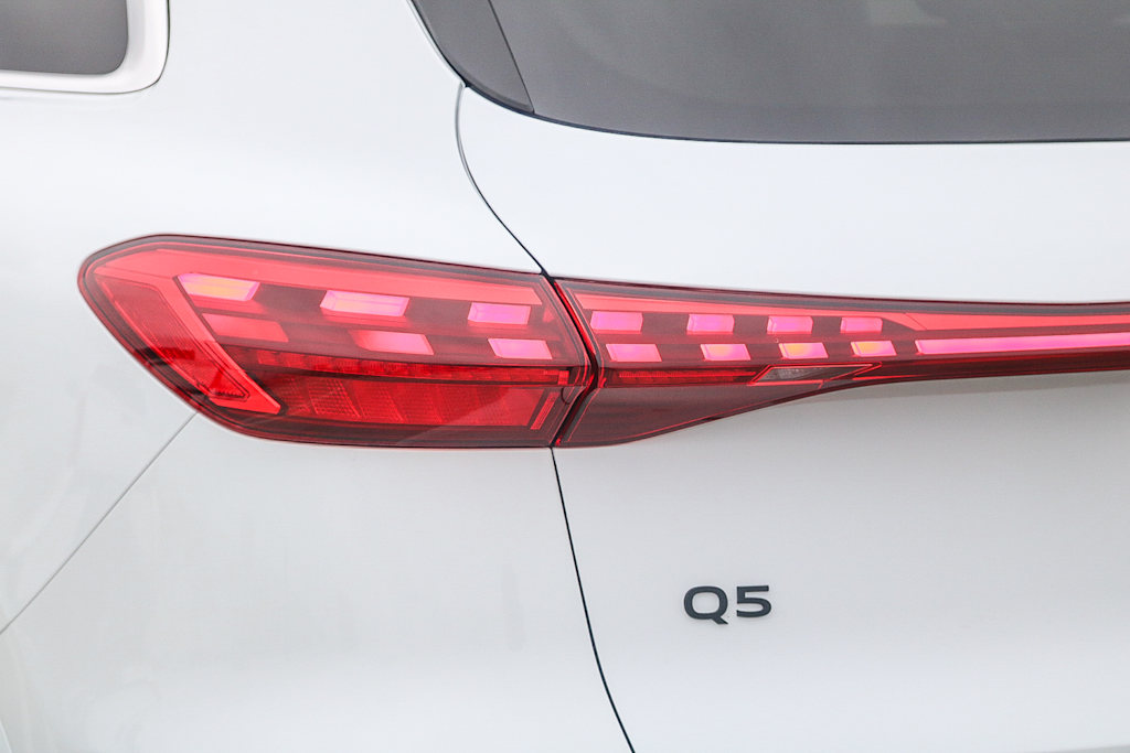 Thumbnail: 2025 Audi Q5 - 21