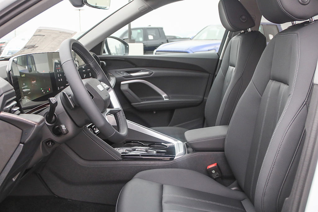 Thumbnail: 2025 Audi Q5 - 10