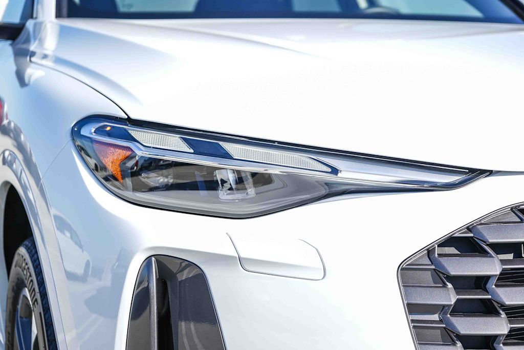 Thumbnail: 2025 Audi Q5 - 19