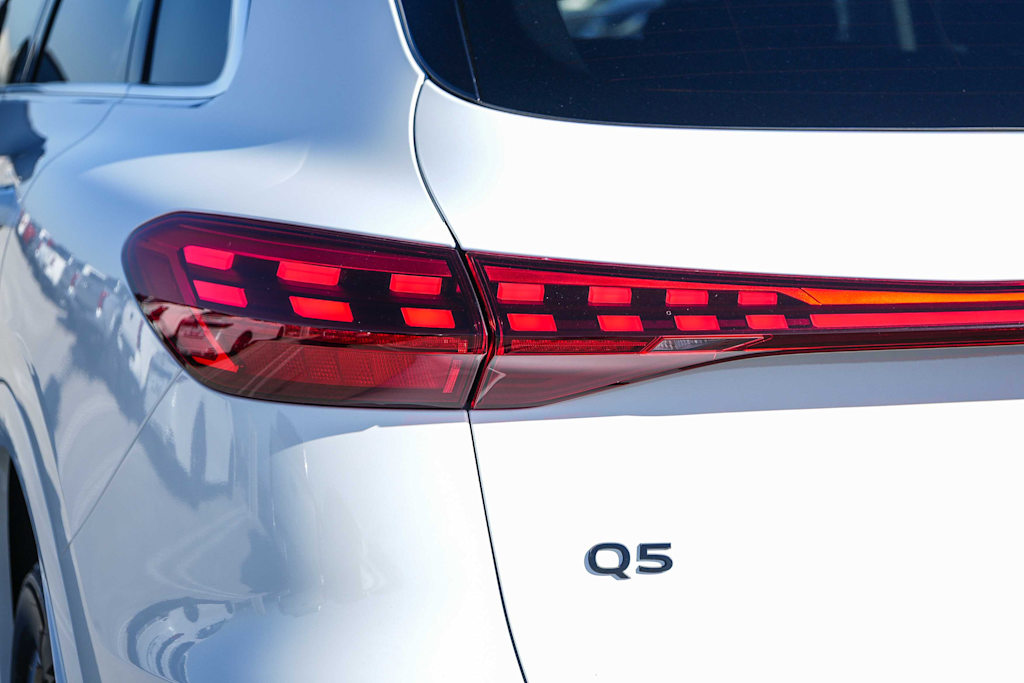 Thumbnail: 2025 Audi Q5 - 23