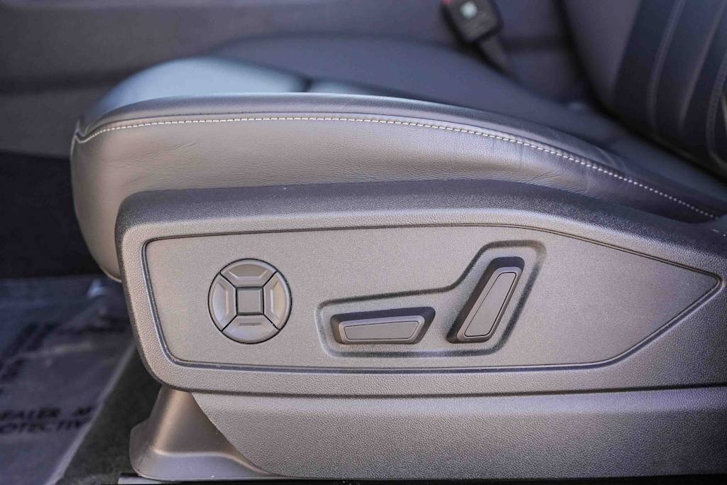 Thumbnail: 2025 Audi Q5 - 32
