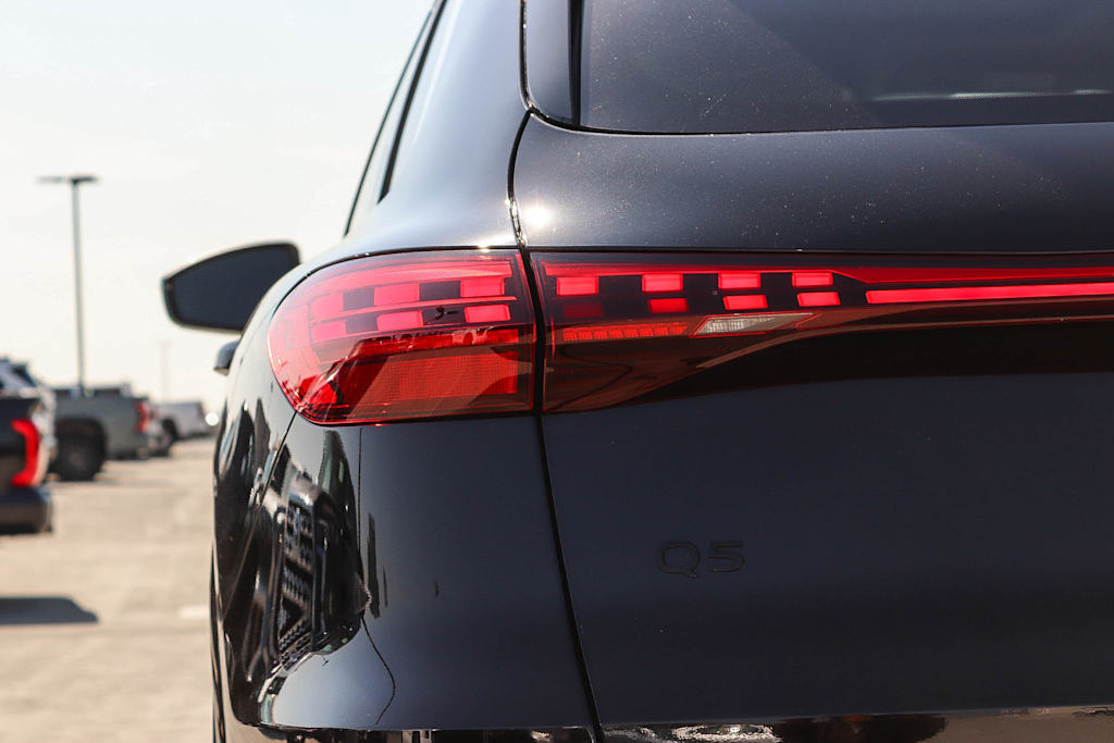 Thumbnail: 2025 Audi Q5 - 24