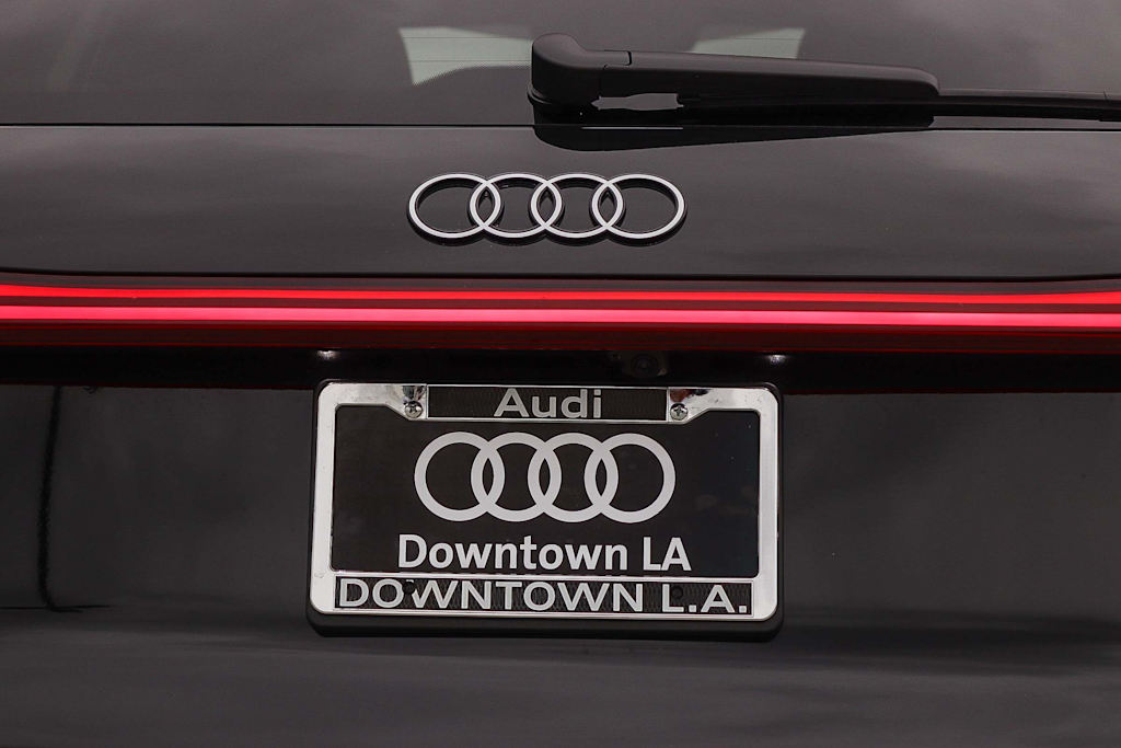 Thumbnail: 2025 Audi Q5 - 15